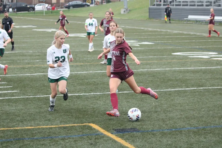 Maroon Knights Fly By Zeps, Primed For Championship Saturday